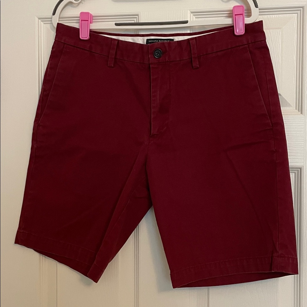 Banana Republic Aiden 9” Short burgundy